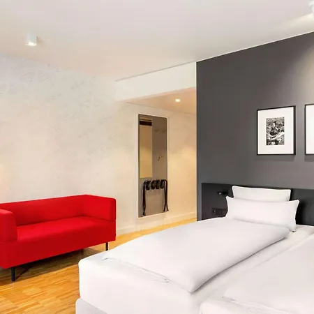 Ernst Leitz Direkt Neben Der Leica Welt Hotel Wetzlar