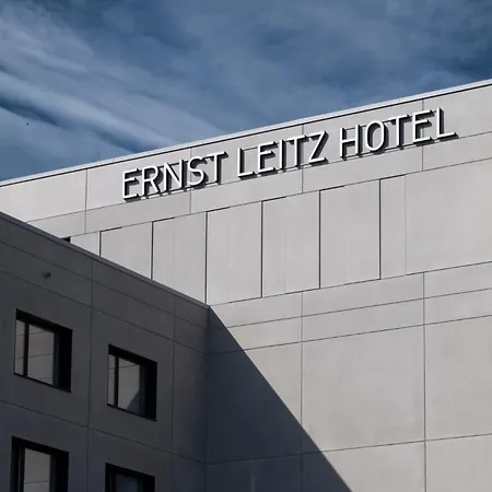 Ernst Leitz Direkt Neben Der Leica Welt