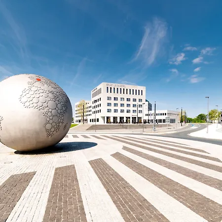 Ernst Leitz Direkt Neben Der Leica Welt Hotel
