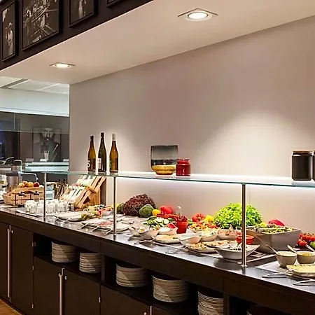 Hotel Ernst Leitz Direkt Neben Der Leica Welt 4*