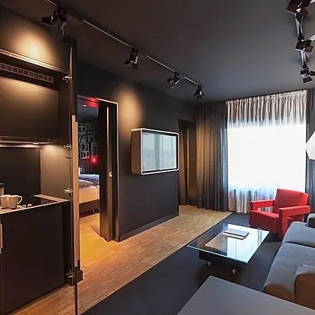 Ernst Leitz Direkt Neben Der Leica Welt Hotel 4*